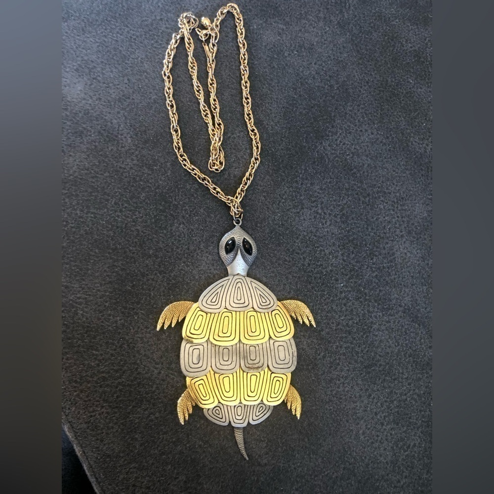 VTG Two Tone Metal Turtle Necklace Gold Link Chain Necklace 15” Gold Silver - Picture 3 of 6